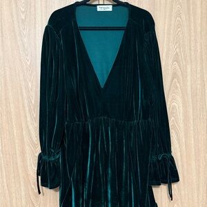 Impressions Deep Green Velvet-Like Fabric